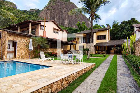 área comum de casa à venda com 5 quartos, 600m² em Taquara, Rio de Janeiro