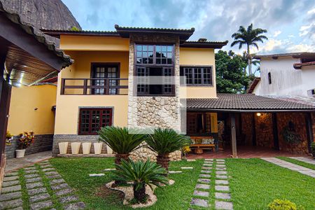 área comum de casa à venda com 5 quartos, 600m² em Taquara, Rio de Janeiro