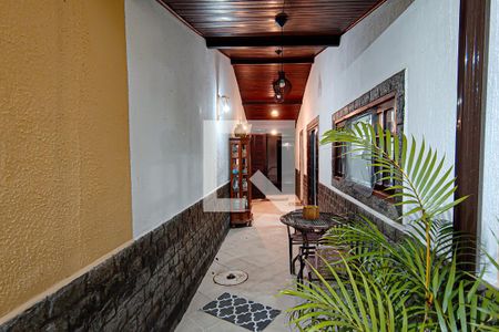 corredor de casa à venda com 5 quartos, 600m² em Taquara, Rio de Janeiro