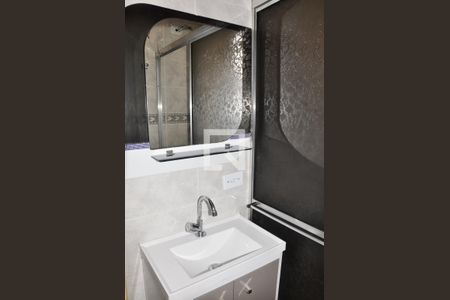 Banheiro de apartamento à venda com 2 quartos, 75m² em Vila Sao Vicente, São Paulo