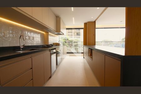 Cozinha de apartamento para alugar com 3 quartos, 147m² em Vila Nova Conceição, São Paulo