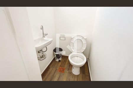 Banheiro de serviço de apartamento à venda com 3 quartos, 100m² em Chora Menino, São Paulo