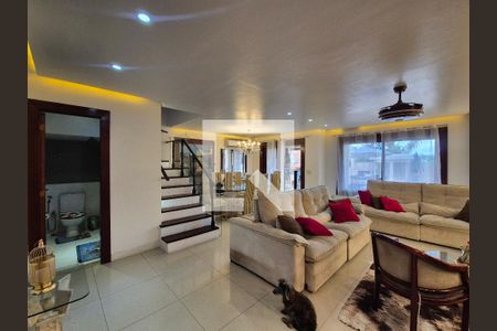 Sala de casa de condomínio para alugar com 4 quartos, 350m² em Recreio dos Bandeirantes, Rio de Janeiro