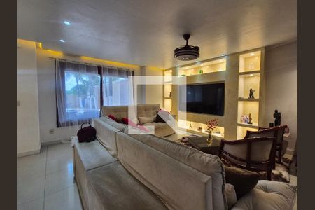 Sala de casa de condomínio para alugar com 4 quartos, 350m² em Recreio dos Bandeirantes, Rio de Janeiro