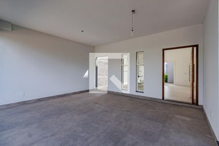 Garagem de casa à venda com 3 quartos, 203m² em Ipanema, Porto Alegre