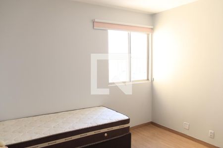 Quarto 2 de apartamento para alugar com 3 quartos, 64m² em Jardim Ana Lúcia , Goiânia