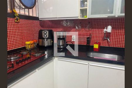 Casa à venda com 3 quartos, 200m² em Maravista, Niterói