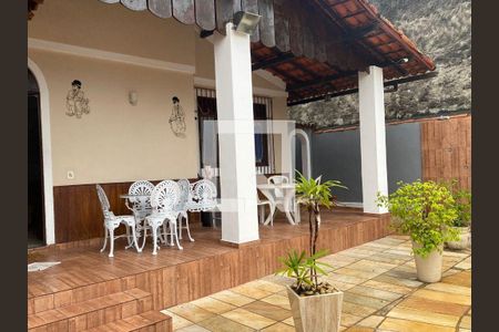 Casa à venda com 3 quartos, 200m² em Maravista, Niterói