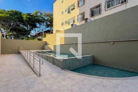 Apartamento à venda com 212m², 4 quartos e 4 vagasÁrea comum - Piscina