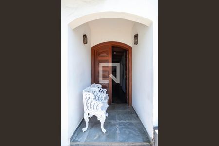 Entrada de casa para alugar com 6 quartos, 1400m² em Bandeirantes (pampulha), Belo Horizonte