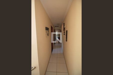 Corredor de casa à venda com 3 quartos, 131m² em Vila Santa Terezinha (zona Norte), São Paulo