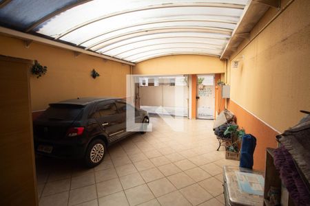 Garagem de casa à venda com 3 quartos, 131m² em Vila Santa Terezinha (zona Norte), São Paulo