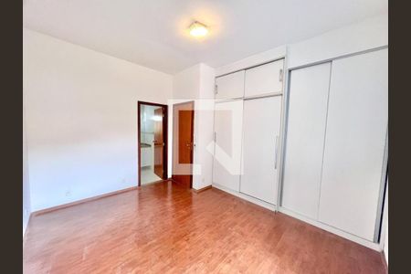 Casa à venda com 3 quartos, 212m² em Jardim Paulista, São Paulo