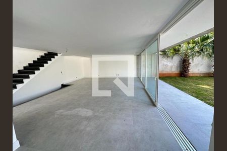 Casa de Condomínio à venda com 4 quartos, 450m² em Campo Belo, São Paulo