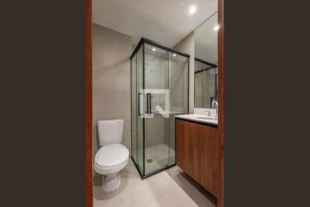 Banheiro de kitnet/studio à venda com 1 quarto, 25m² em Pinheiros, São Paulo