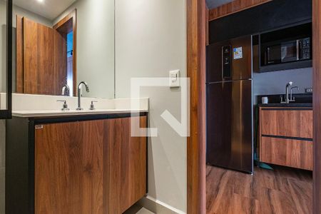 Banheiro de kitnet/studio para alugar com 1 quarto, 25m² em Pinheiros, São Paulo