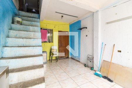 Garagem de casa para alugar com 3 quartos, 90m² em Conjunto Residencial José Bonifácio, São Paulo