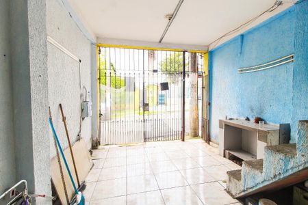 Garagem de casa para alugar com 3 quartos, 90m² em Conjunto Residencial José Bonifácio, São Paulo