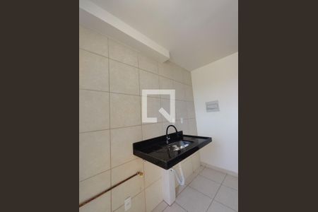 Cozinha de apartamento para alugar com 2 quartos, 43m² em Maria da Conceicao, Contagem