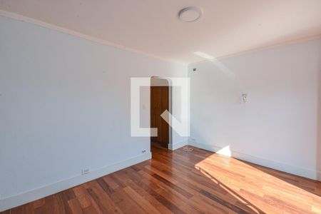 Casa à venda com 4 quartos, 210m² em Jardim Santa Helena, São Paulo