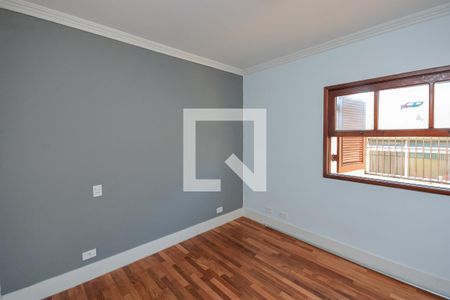 Casa à venda com 4 quartos, 210m² em Jardim Santa Helena, São Paulo