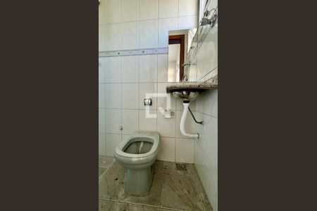 Banheiro de apartamento à venda com 3 quartos, 90m² em Calafate, Belo Horizonte