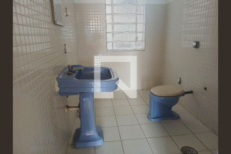 Banheiro de apartamento para alugar com 2 quartos, 130m² em República, São Paulo
