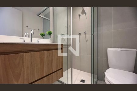 Banheiro de kitnet/studio para alugar com 1 quarto, 25m² em Pinheiros, São Paulo