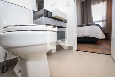 Banheiro da Suite de apartamento para alugar com 2 quartos, 49m² em Cerqueira César, São Paulo