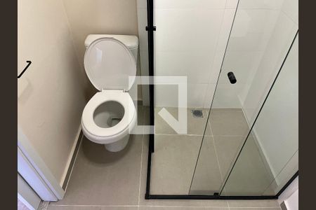 Banheiro de kitnet/studio para alugar com 1 quarto, 23m² em Perdizes, São Paulo