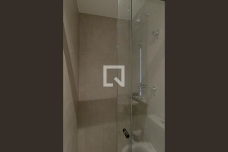 Banheiro de kitnet/studio para alugar com 1 quarto, 25m² em Indianópolis, São Paulo