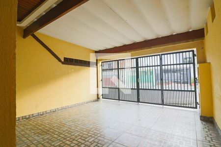 Garagem de casa à venda com 3 quartos, 130m² em Vila Albano, São Paulo