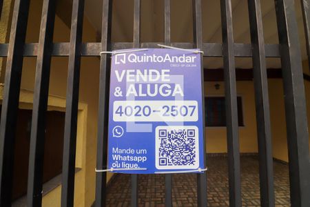Fachada de casa à venda com 3 quartos, 130m² em Vila Albano, São Paulo