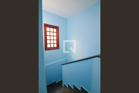 Escadas de casa à venda com 3 quartos, 130m² em Vila Albano, São Paulo