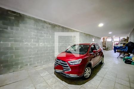 Garagem de casa à venda com 3 quartos, 270m² em Vila Canero, São Paulo