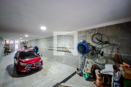 Garagem de casa à venda com 3 quartos, 270m² em Vila Canero, São Paulo