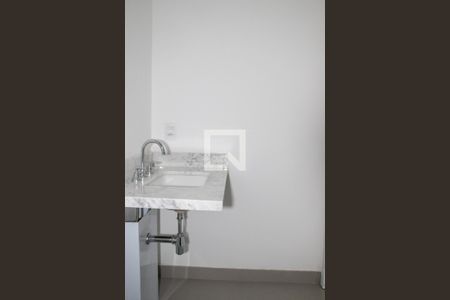 Banheiro de kitnet/studio para alugar com 1 quarto, 33m² em Vila Cordeiro, São Paulo