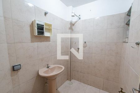 Banheiro de kitnet/studio para alugar com 1 quarto, 25m² em Liberdade, São Paulo