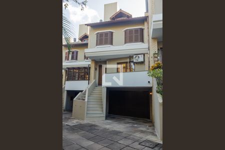 Fachada da residência de casa de condomínio para alugar com 3 quartos, 317m² em Camaquã, Porto Alegre
