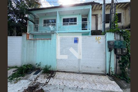 Fachada de casa de condomínio à venda com 3 quartos, 200m² em Vargem Grande, Rio de Janeiro