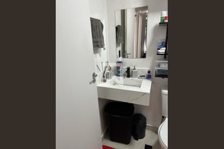 Banheiro de apartamento à venda com 2 quartos, 38m² em Barra Funda, São Paulo