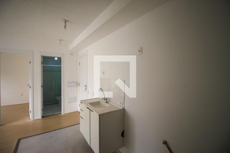 Cozinha de apartamento para alugar com 2 quartos, 35m² em Conjunto Residencial José Bonifácio, São Paulo