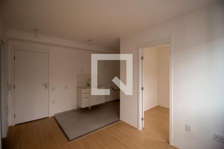 Sala de apartamento para alugar com 2 quartos, 35m² em Conjunto Residencial José Bonifácio, São Paulo