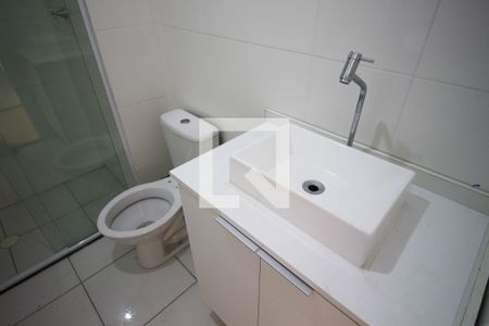Banheiro de apartamento para alugar com 2 quartos, 35m² em Conjunto Residencial José Bonifácio, São Paulo