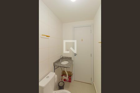 Banheiro de apartamento à venda com 2 quartos, 44m² em Estância Velha, Canoas