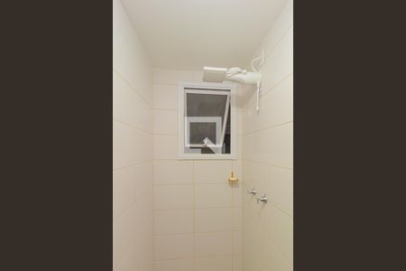 Banheiro de apartamento à venda com 2 quartos, 44m² em Estância Velha, Canoas