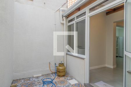 Quintal de apartamento à venda com 1 quarto, 70m² em Azenha, Porto Alegre