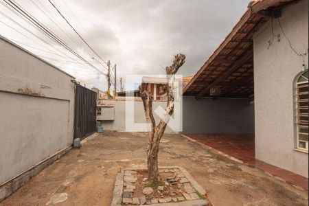 Garagem de casa à venda com 2 quartos, 250m² em Jardim Garcia, Campinas