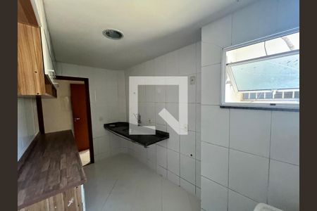 Cozinha de apartamento para alugar com 2 quartos, 45m² em Curicica, Rio de Janeiro