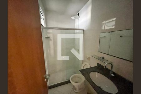 Banheiro de apartamento para alugar com 2 quartos, 45m² em Curicica, Rio de Janeiro